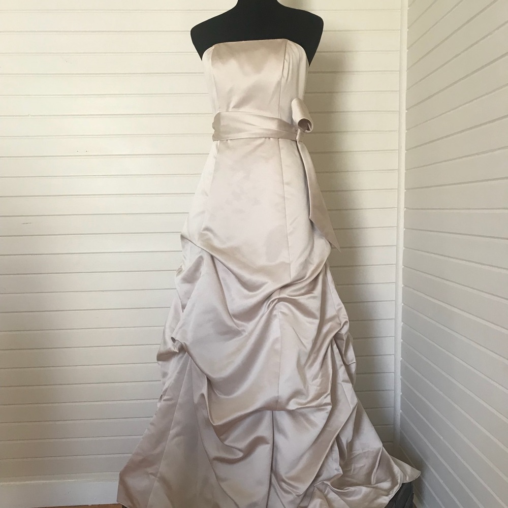 NWT David’s bridal dress
